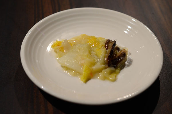 【台北港式】【北捷小巨蛋站】潮坊港式飲茶-貴參參港點隨你拿隨你吃到飽．燒賣/飲茶/點心/微風南京美食