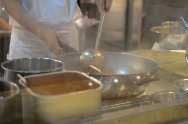 【台北港式】【北捷小巨蛋站】潮坊港式飲茶-貴參參港點隨你拿隨你吃到飽．燒賣/飲茶/點心/微風南京美食