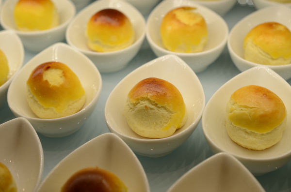 【台北港式】【北捷小巨蛋站】潮坊港式飲茶-貴參參港點隨你拿隨你吃到飽．燒賣/飲茶/點心/微風南京美食