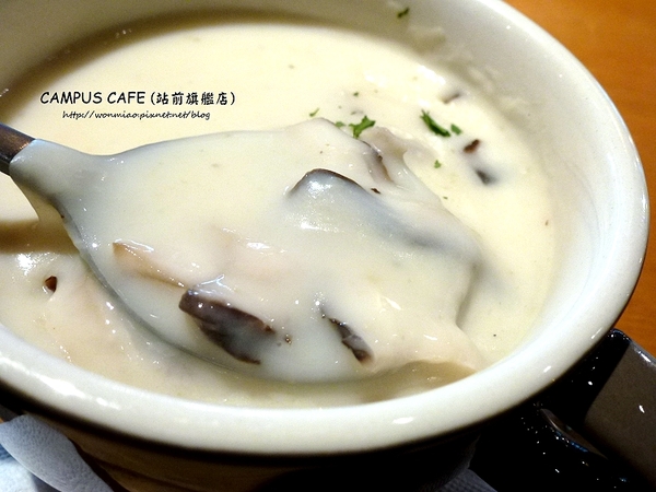 Campus Cafe(站前旗艦店)：【愛評網口碑體驗】2015康熙來了嚴選美食咖啡館 ✿✿ Campus Cafe (站前旗艦店) ✿✿