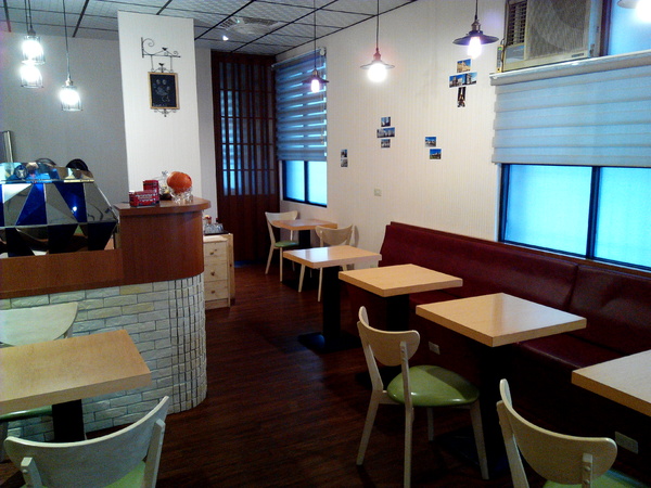 Impronta Cafe 腳印咖啡:☆口碑券No.3☆【永康區】Impronta Cafe 腳印咖啡。可以帶毛小孩內用早午餐的寵物友善餐廳