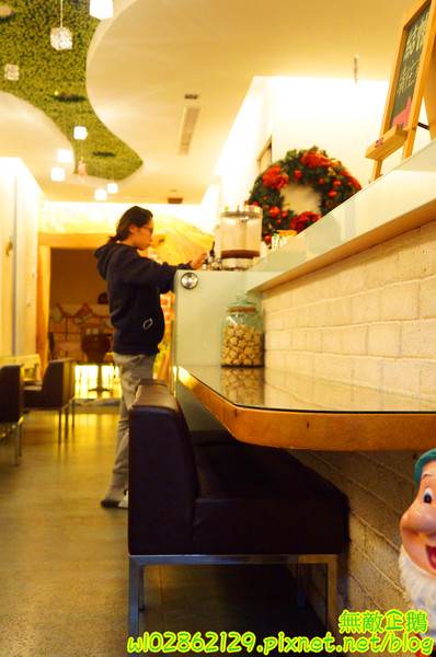 星丼食堂(海安店)：【台南-北區】丼飯x童話世界..小星星相關企業~《星丼食堂》