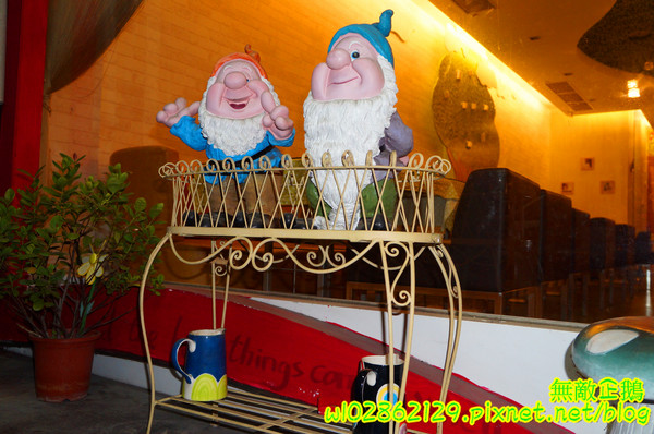 星丼食堂(海安店)：【台南-北區】丼飯x童話世界..小星星相關企業~《星丼食堂》