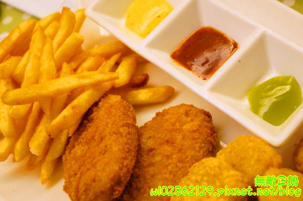 星丼食堂(海安店)：【台南-北區】丼飯x童話世界..小星星相關企業~《星丼食堂》