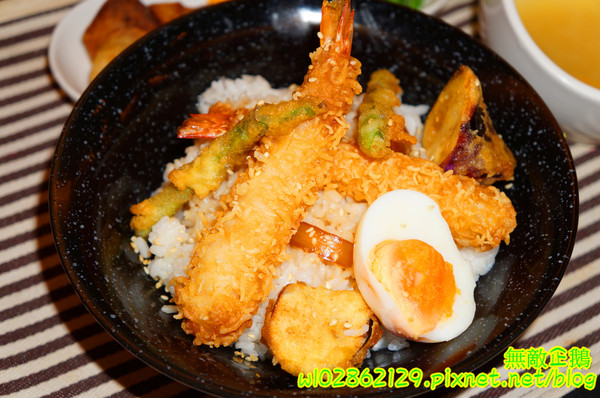 星丼食堂(海安店)：【台南-北區】丼飯x童話世界..小星星相關企業~《星丼食堂》