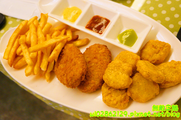 星丼食堂(海安店)：【台南-北區】丼飯x童話世界..小星星相關企業~《星丼食堂》