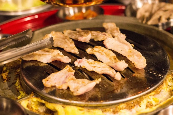 燒出名堂：[台南]韓式燒肉報到！！新排隊夯店 燒出名堂