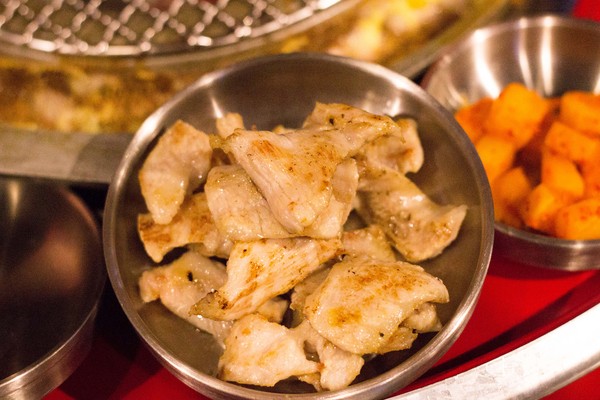 燒出名堂：[台南]韓式燒肉報到！！新排隊夯店 燒出名堂