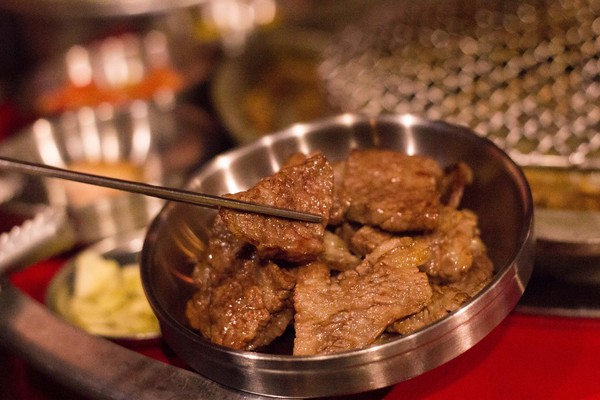 燒出名堂：[台南]韓式燒肉報到！！新排隊夯店 燒出名堂