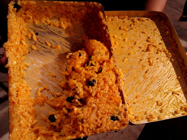 燒出名堂:【東區】燒出名堂。位於夢時代對面,提供專業貼心桌邊燒烤服務的韓國烤肉