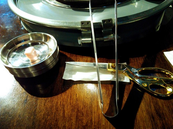 燒出名堂:【東區】燒出名堂。位於夢時代對面,提供專業貼心桌邊燒烤服務的韓國烤肉