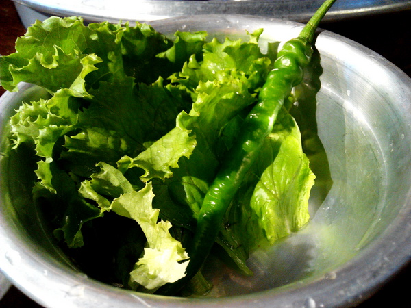 燒出名堂:【東區】燒出名堂。位於夢時代對面,提供專業貼心桌邊燒烤服務的韓國烤肉