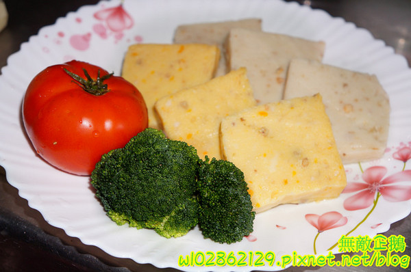 民雄高賓蘿蔔糕&黃金糕：【宅配】蘿蔔糕x黃金糕...年賺百萬的港式蘿蔔糕~再來米/阿里山白蘿蔔《民雄高賓蘿蔔糕&黃金糕》