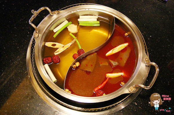 馬辣鴛鴦火鍋專賣(漢口店):【食記】台北西門町 馬辣漢口店 麻辣鍋吃到飽 馬辣10周年感恩回饋地表最強菜單 黑毛和牛天使紅蝦