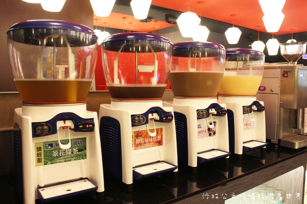 馬辣鴛鴦火鍋專賣(漢口店):萬華.西門町/和牛‧天使紅蝦吃到飽『馬辣頂級麻辣鴛鴦火鍋』紅.白酒任你喝