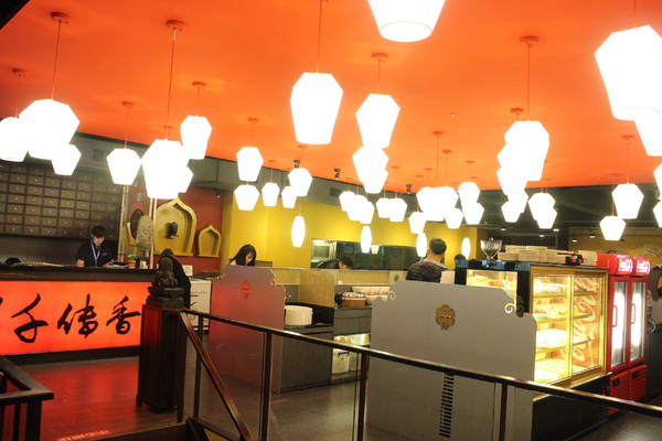 馬辣鴛鴦火鍋專賣(漢口店):萬華.西門町/和牛‧天使紅蝦吃到飽『馬辣頂級麻辣鴛鴦火鍋』紅.白酒任你喝