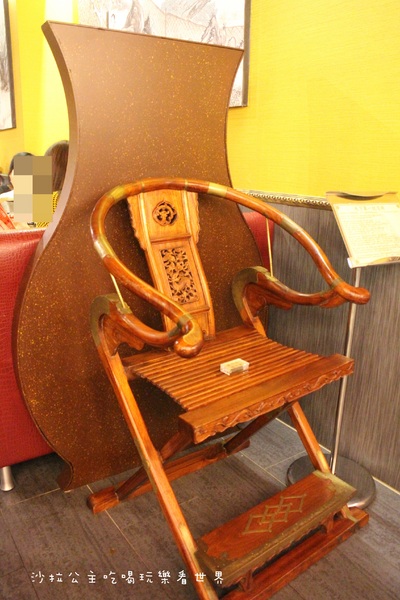 馬辣鴛鴦火鍋專賣(漢口店):萬華.西門町/和牛‧天使紅蝦吃到飽『馬辣頂級麻辣鴛鴦火鍋』紅.白酒任你喝