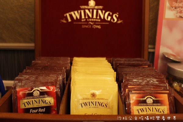 馬辣鴛鴦火鍋專賣(漢口店):萬華.西門町/和牛‧天使紅蝦吃到飽『馬辣頂級麻辣鴛鴦火鍋』紅.白酒任你喝