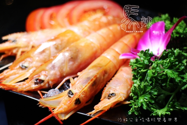 馬辣鴛鴦火鍋專賣(漢口店):萬華.西門町/和牛‧天使紅蝦吃到飽『馬辣頂級麻辣鴛鴦火鍋』紅.白酒任你喝