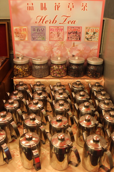 馬辣鴛鴦火鍋專賣(漢口店):萬華.西門町/和牛‧天使紅蝦吃到飽『馬辣頂級麻辣鴛鴦火鍋』紅.白酒任你喝