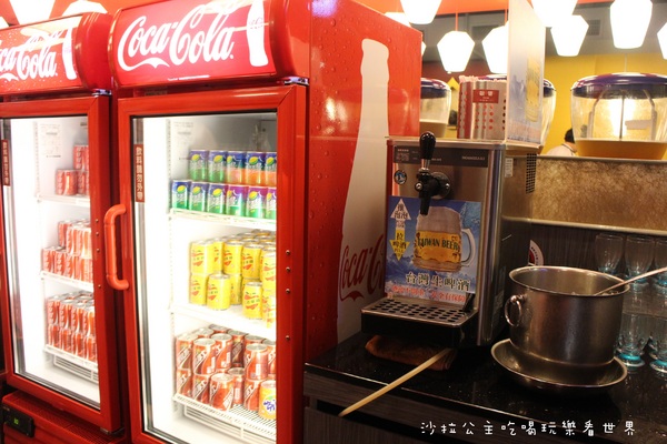 馬辣鴛鴦火鍋專賣(漢口店):萬華.西門町/和牛‧天使紅蝦吃到飽『馬辣頂級麻辣鴛鴦火鍋』紅.白酒任你喝