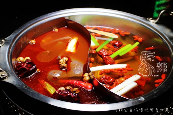 馬辣鴛鴦火鍋專賣(漢口店):萬華.西門町/和牛‧天使紅蝦吃到飽『馬辣頂級麻辣鴛鴦火鍋』紅.白酒任你喝