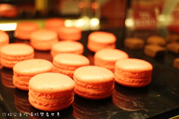 馬辣鴛鴦火鍋專賣(漢口店):萬華.西門町/和牛‧天使紅蝦吃到飽『馬辣頂級麻辣鴛鴦火鍋』紅.白酒任你喝