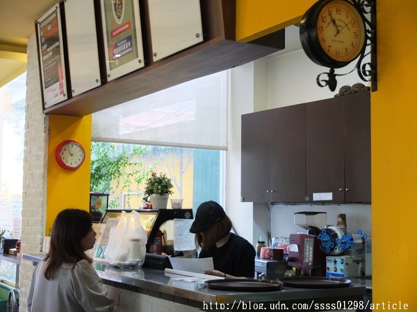 咕嘰咕嘰早午餐專門店(原8.9生活早餐坊大同店):【美食特搜。屏東市】咕嘰咕嘰早午餐(大同店)。百元精緻早午餐拼盤 丹麥輕食 午餐系列 特色質感餐飲空間