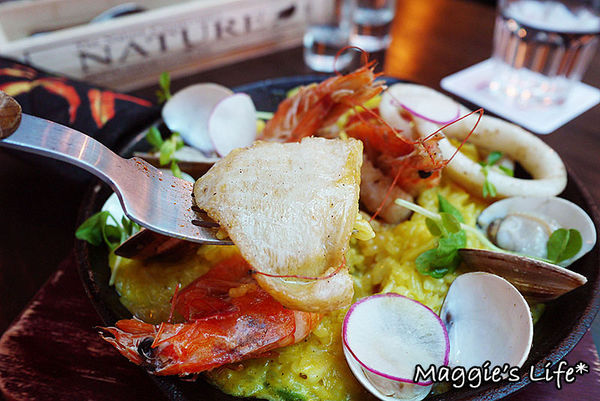 Oops Kitchen義法創意廚房：台北美食。捷運小巨蛋【Oops Kitchen義法創意廚房】義法美饌值得品嚐◆異國料理。義法料理。披薩。排餐。超值商業午餐