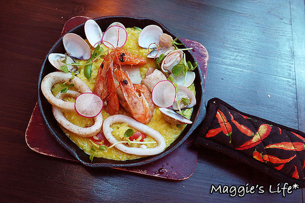 Oops Kitchen義法創意廚房：台北美食。捷運小巨蛋【Oops Kitchen義法創意廚房】義法美饌值得品嚐◆異國料理。義法料理。披薩。排餐。超值商業午餐