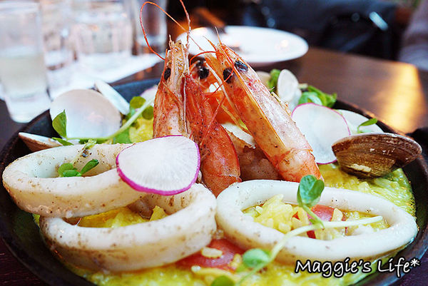 Oops Kitchen義法創意廚房：台北美食。捷運小巨蛋【Oops Kitchen義法創意廚房】義法美饌值得品嚐◆異國料理。義法料理。披薩。排餐。超值商業午餐