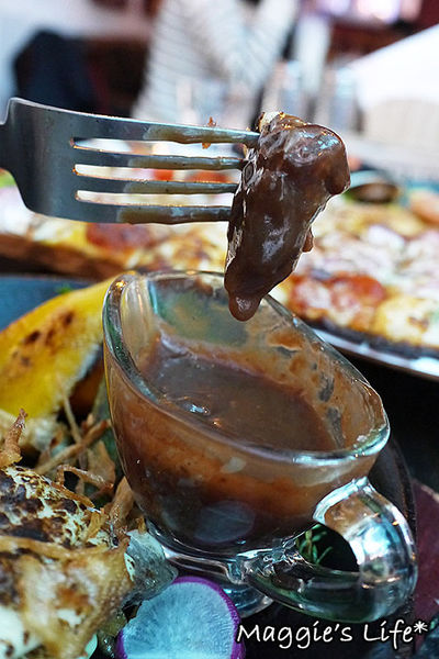 Oops Kitchen義法創意廚房：台北美食。捷運小巨蛋【Oops Kitchen義法創意廚房】義法美饌值得品嚐◆異國料理。義法料理。披薩。排餐。超值商業午餐