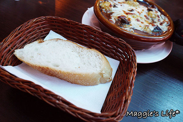 Oops Kitchen義法創意廚房：台北美食。捷運小巨蛋【Oops Kitchen義法創意廚房】義法美饌值得品嚐◆異國料理。義法料理。披薩。排餐。超值商業午餐