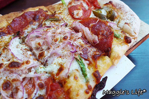 Oops Kitchen義法創意廚房：台北美食。捷運小巨蛋【Oops Kitchen義法創意廚房】義法美饌值得品嚐◆異國料理。義法料理。披薩。排餐。超值商業午餐