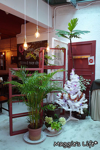 Oops Kitchen義法創意廚房：台北美食。捷運小巨蛋【Oops Kitchen義法創意廚房】義法美饌值得品嚐◆異國料理。義法料理。披薩。排餐。超值商業午餐