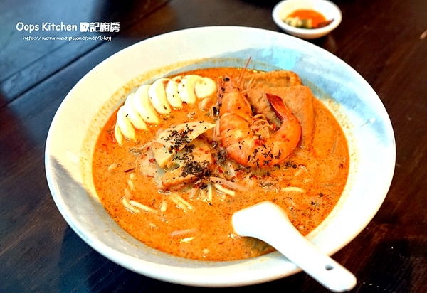 Oops Kitchen 歐記廚房：【捷運台北小巨蛋站周邊美食】 道地星加坡料理 ✿ Oops Kitchen 歐記廚房 ✿✿