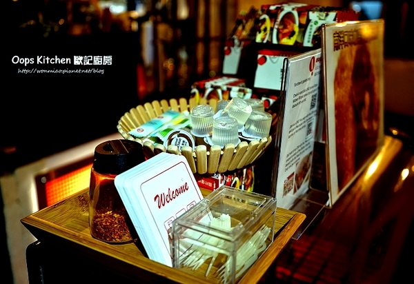 Oops Kitchen 歐記廚房：【捷運台北小巨蛋站周邊美食】 道地星加坡料理 ✿ Oops Kitchen 歐記廚房 ✿✿