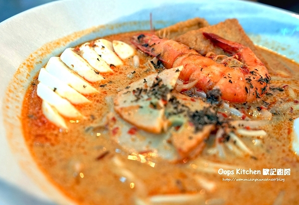 Oops Kitchen 歐記廚房：【捷運台北小巨蛋站周邊美食】 道地星加坡料理 ✿ Oops Kitchen 歐記廚房 ✿✿