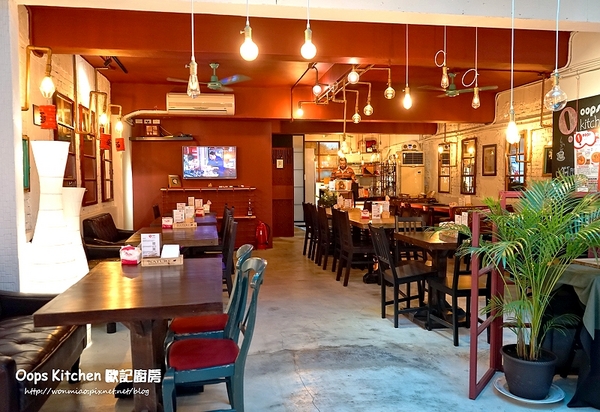 Oops Kitchen 歐記廚房：【捷運台北小巨蛋站周邊美食】 道地星加坡料理 ✿ Oops Kitchen 歐記廚房 ✿✿