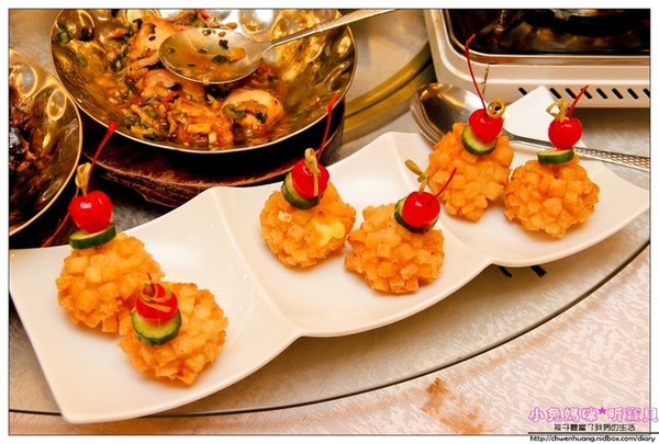 金湯匙餐廳(花漾會館)：【美食♥台北林口】☼ 金湯匙餐廳 / 花漾會館☼川菜料理勁辣夠味非常下飯♥♥