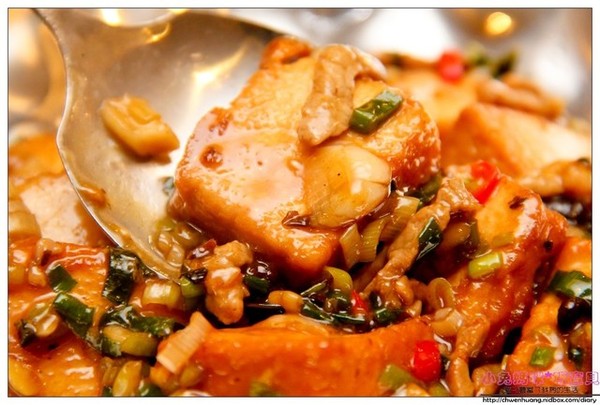 金湯匙餐廳(花漾會館)：【美食♥台北林口】☼ 金湯匙餐廳 / 花漾會館☼川菜料理勁辣夠味非常下飯♥♥