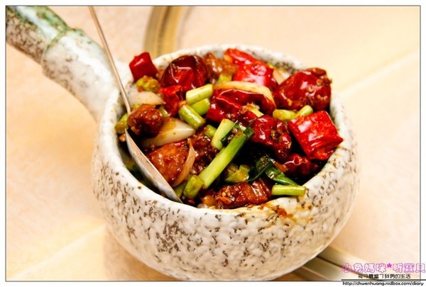 金湯匙餐廳(花漾會館)：【美食♥台北林口】☼ 金湯匙餐廳 / 花漾會館☼川菜料理勁辣夠味非常下飯♥♥