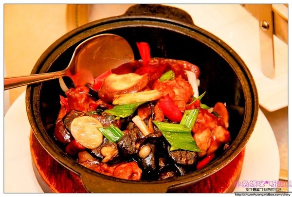 金湯匙餐廳(花漾會館)：【美食♥台北林口】☼ 金湯匙餐廳 / 花漾會館☼川菜料理勁辣夠味非常下飯♥♥