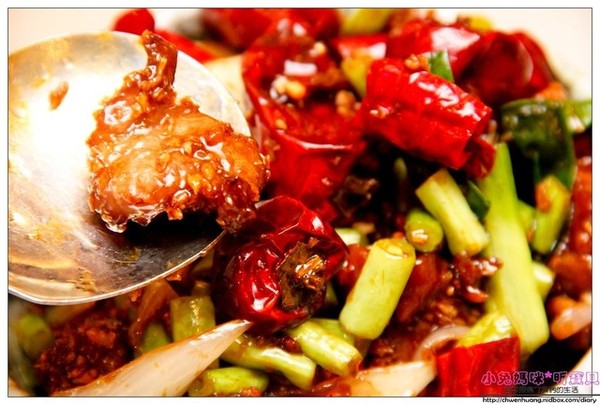 金湯匙餐廳(花漾會館)：【美食♥台北林口】☼ 金湯匙餐廳 / 花漾會館☼川菜料理勁辣夠味非常下飯♥♥