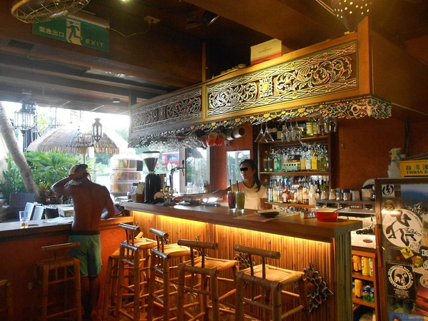 阿飛衝浪旅店：我在南灣。我為海浪停留~...阿飛衝浪旅店