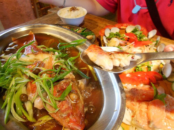 阿飛衝浪旅店：我在南灣。我為海浪停留~...阿飛衝浪旅店