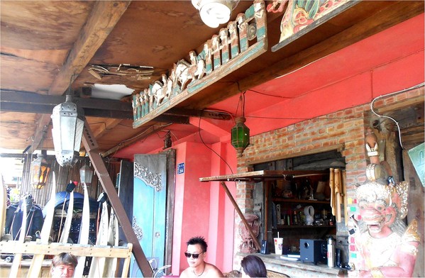 阿飛衝浪旅店：我在南灣。我為海浪停留~...阿飛衝浪旅店