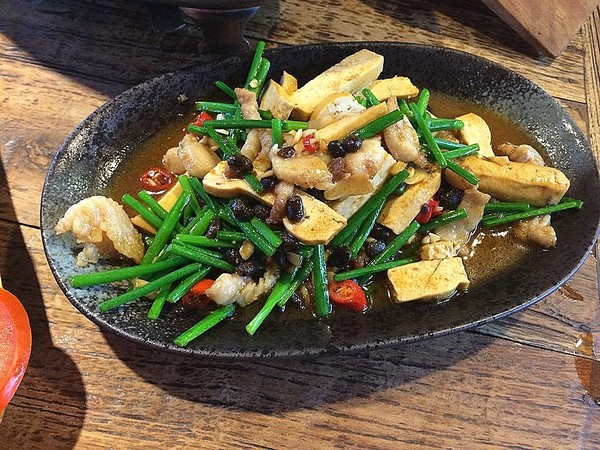 阿飛衝浪旅店：我在南灣。我為海浪停留~...阿飛衝浪旅店