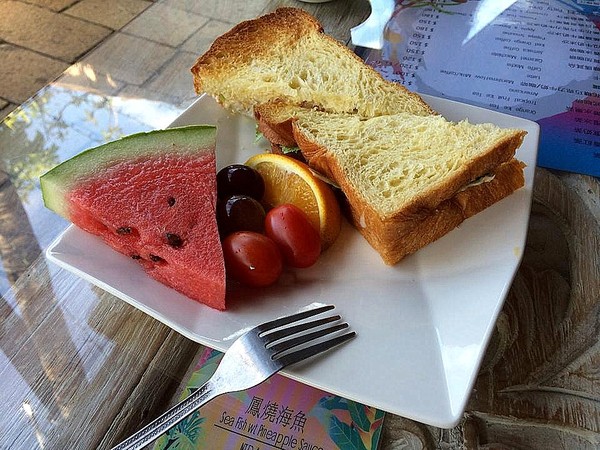 阿飛衝浪旅店：我在南灣。我為海浪停留~...阿飛衝浪旅店