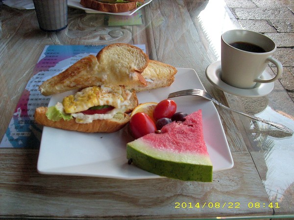 阿飛衝浪旅店：我在南灣。我為海浪停留~...阿飛衝浪旅店